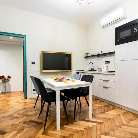 Apartment Highline Downtown Residences 2br 6 Persons